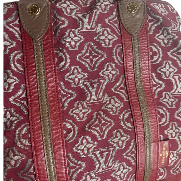 Limited Edition Louis Vuitton Aviator Bordeaux bag - Picture 6 of 14